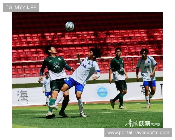 球员与观众互动踊跃，赛后欢乐氛围洋溢赛场